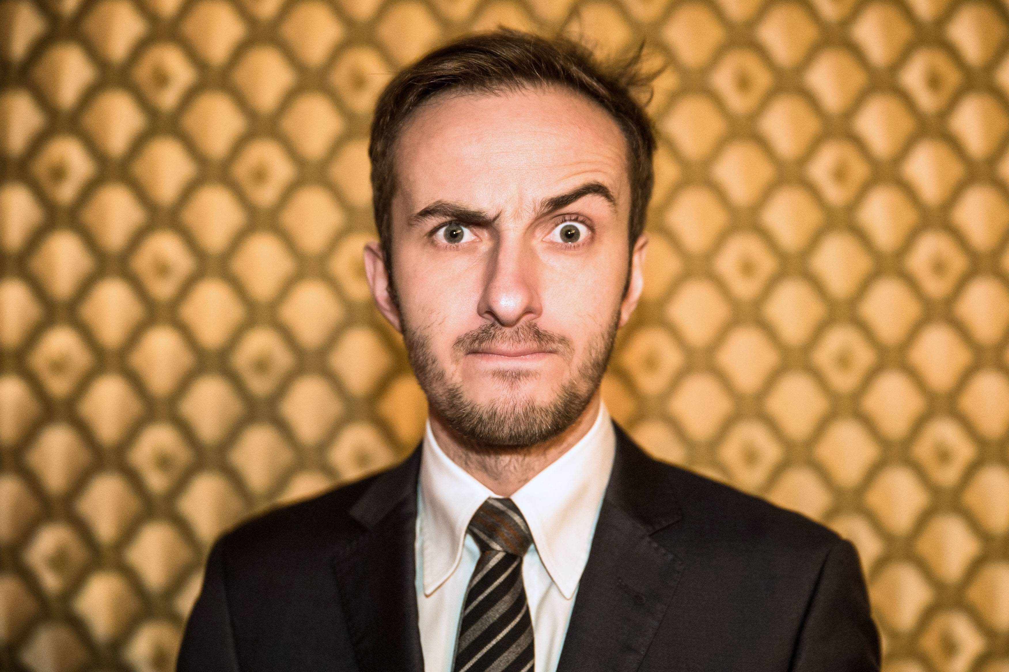 Jan Böhmermann zieht sich bis auf weiteres zurück aus den Medien.