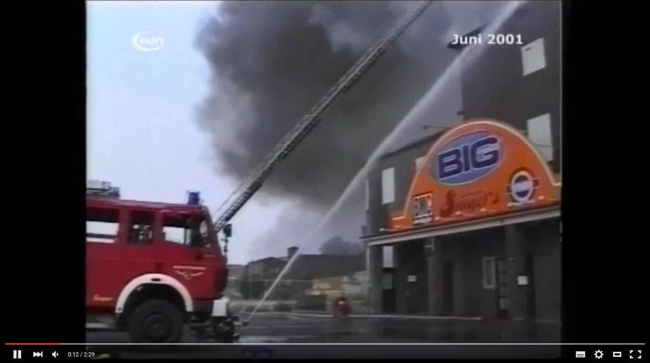 Auf Youtube ist ein Video von dem Brand 2011 zu sehen.