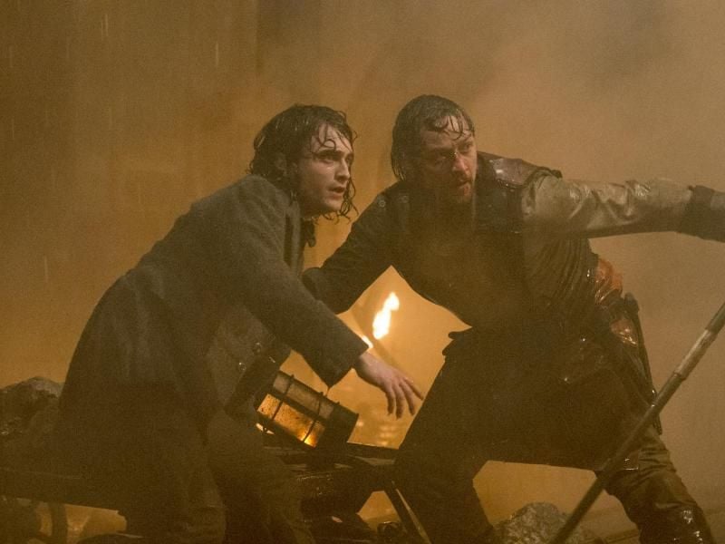 Prominente Besetzung: Daniel Radcliffe und James McAvoy in «Victor Frankenstein». Foto: Twentieth Century Fox/dpa