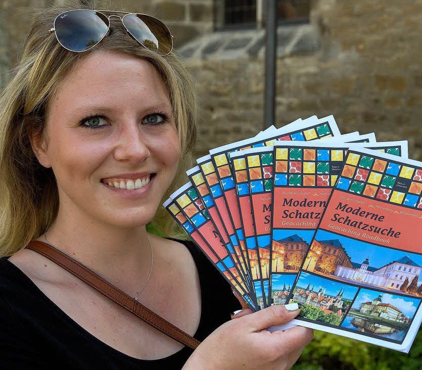 Die Hefte mit den Koordinaten für das Offline-Spiel bekommt man bei Sarah Nerre in der Tourist-Information.