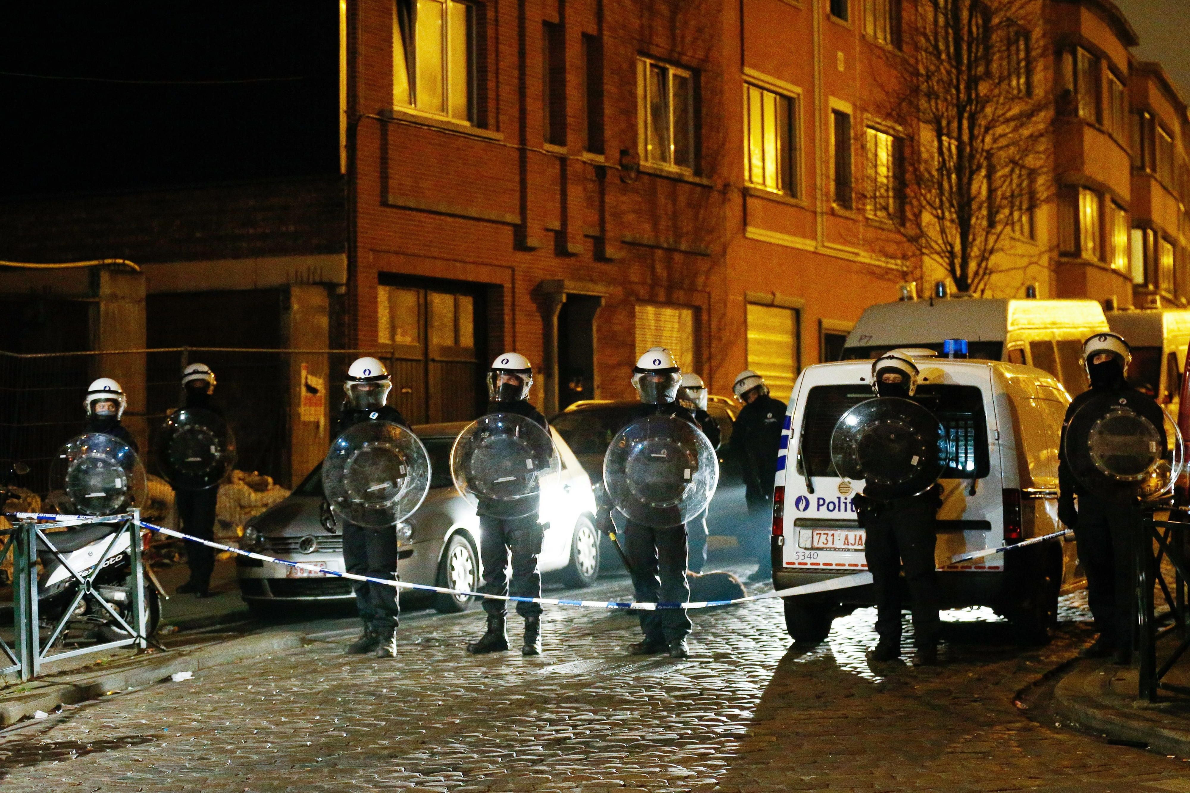 Belgische Sicherheitskräfte beim Anti-Terror-Einsatz im Brüsseler Stadtteil Molenbeek.