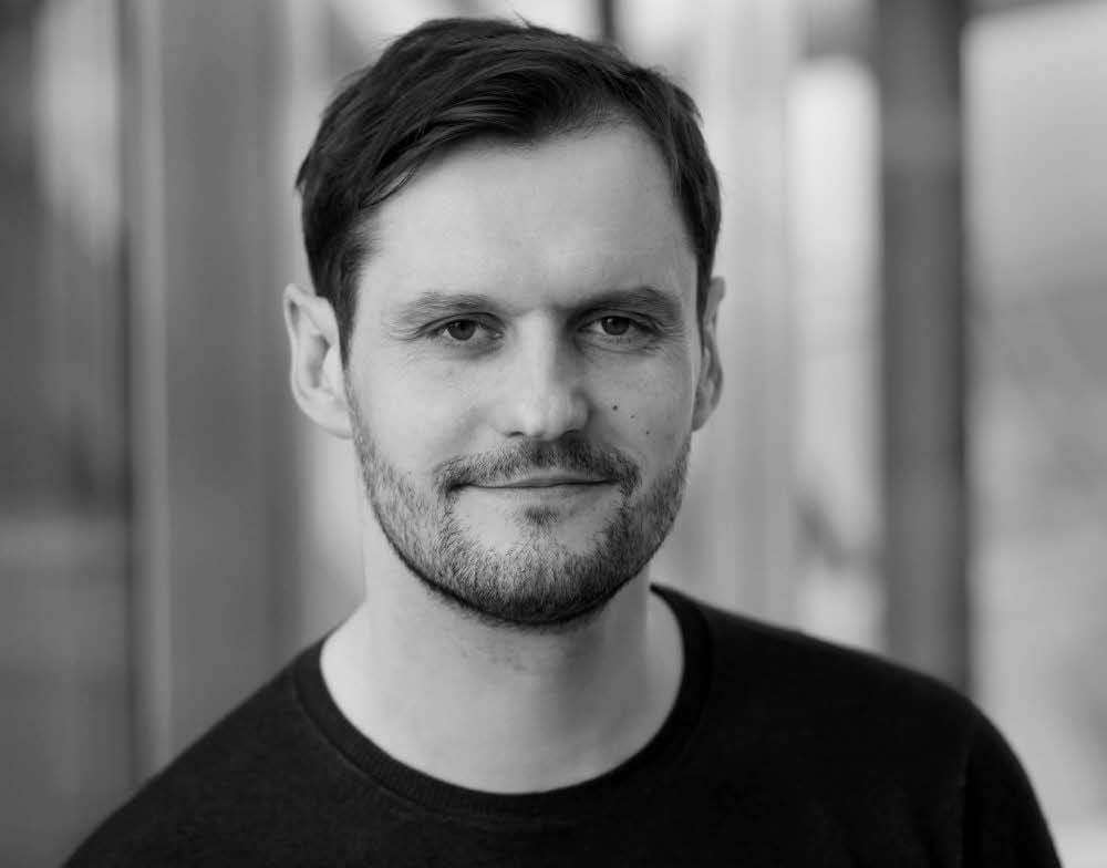 Sven Gatter hat mit Fotos aus seiner Heimat Bitterfeld den Lotto Brandenburg Kunstpreis erhalten.