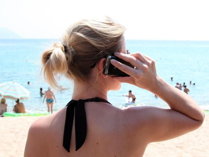 Deutsche Telekom, Vodafone und Telefonica O2 verzichten frühzeitig auf die Roaming-Gebühren im europäischen Ausland. Foto: Friso Gentsch