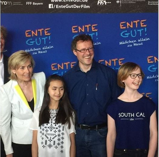 Von links MDR-Intendantin Karola Wille, Lynn Dortschack, Regisseur Norbert Lechner und Lisa Bahati Wihstutz.