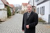 Der zurückgetretene ehrenamtliche Ortsbürgermeister von Tröglitz (Sachsen-Anhalt), Markus Nierth. Nierth war wegen einer vor seinem Haus geplanten Demonstration der rechtsextremen NPD von seinem Ehrenamt als Ortsbürgermeister zurückgetreten.