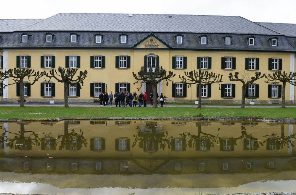 Das Marienthaler Schloss ist Teil der diesjährigen Messeakademie - einem denkmalpflegerischen Wettbewerb für Architekturstudenten aus ganz Deutschland.