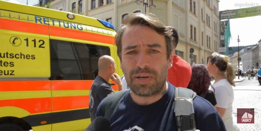Sven Liebich erklärt in Sebnitz seine Sicht auf die Welt.