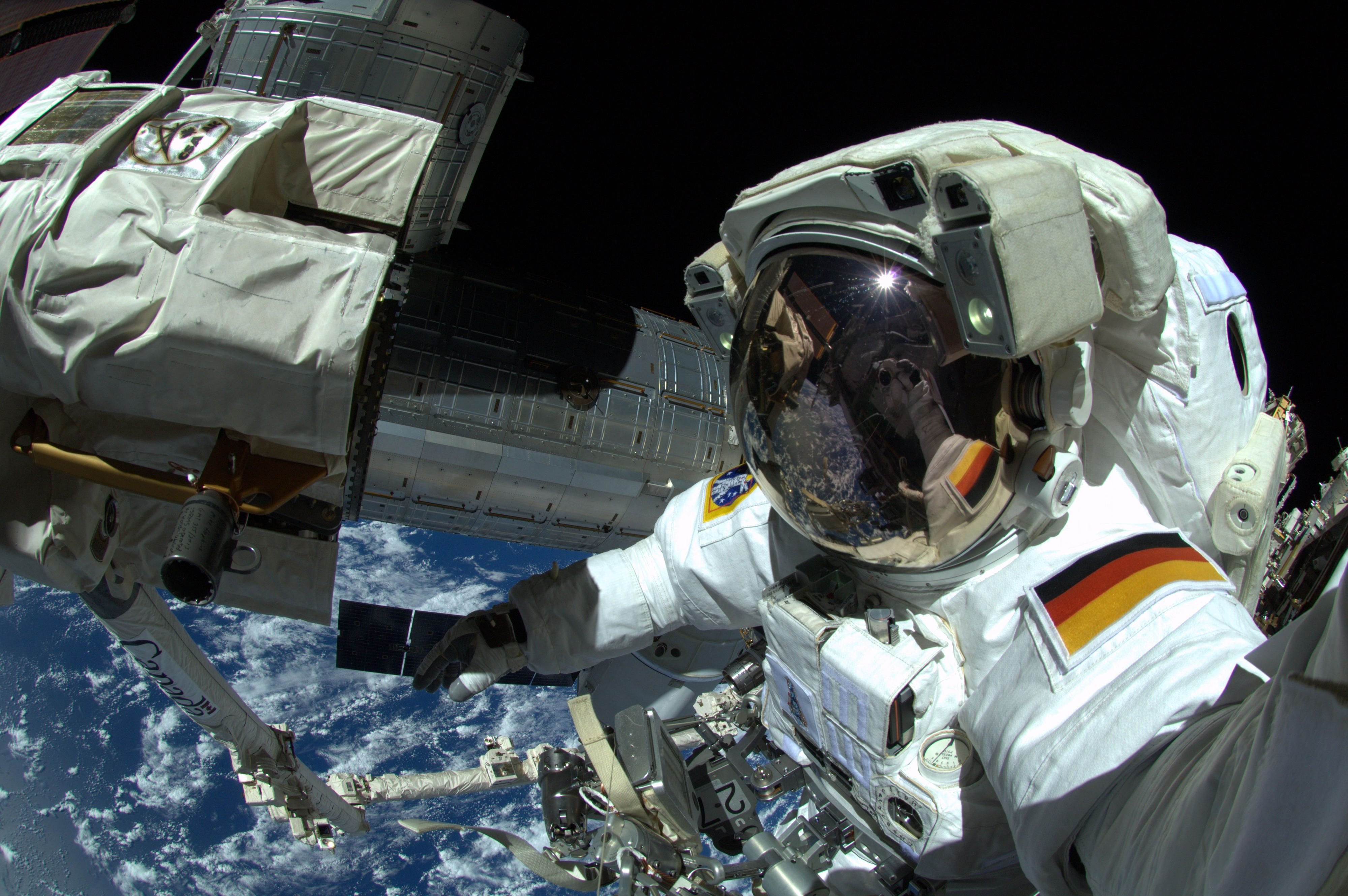 Nach elf deutschen Männern soll eine Frau zur Internationalen Raumstation ISS fliegen.