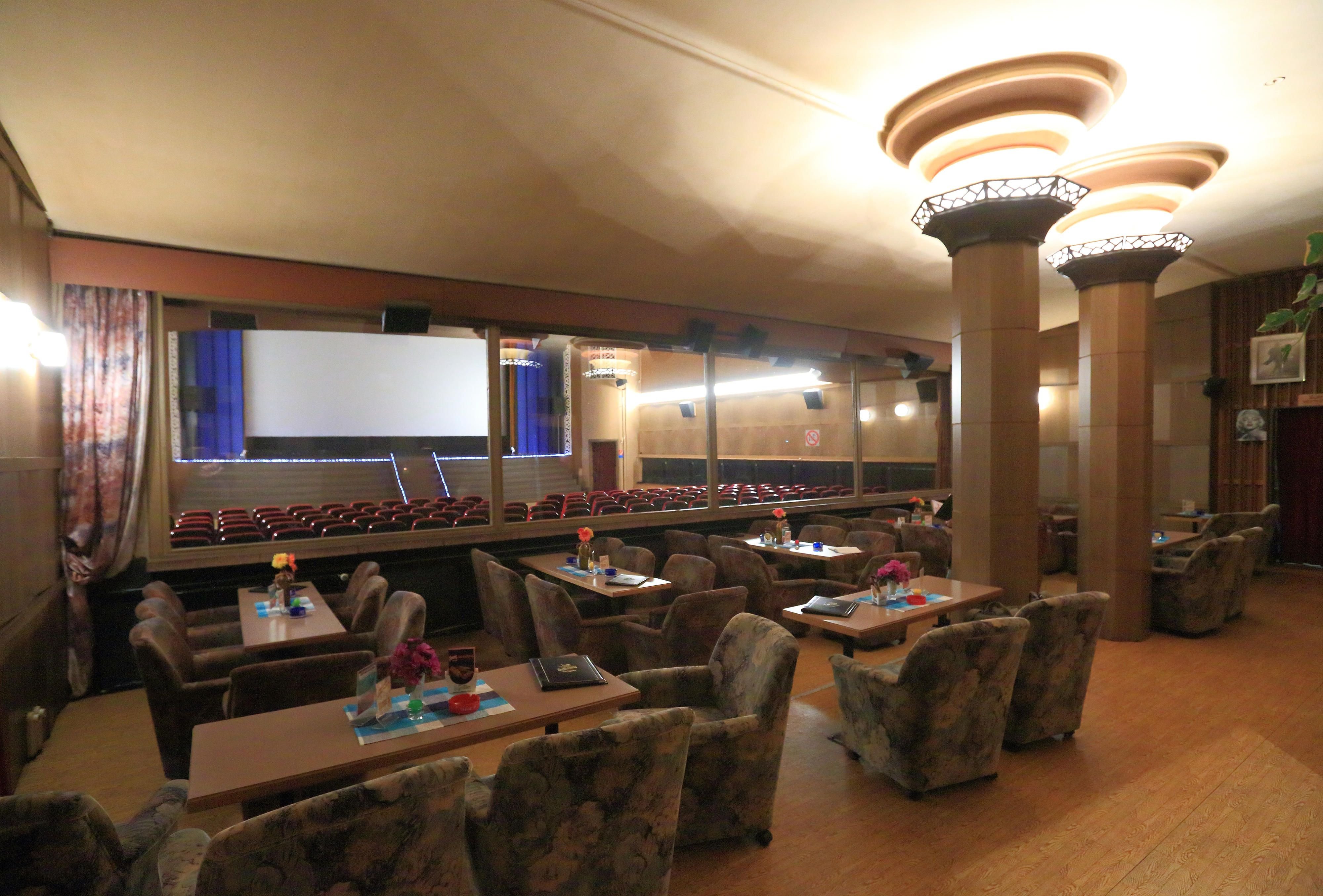 Bernburg: Bernburg: Mit 3-D-Brille ins letzte Art déco-Kino in Deutschland