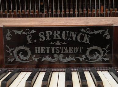 Das Musikinstrument, das im 19. Jahrhundert von der damaligen Hettstedter Firma Sprunck angefertigt worden war.