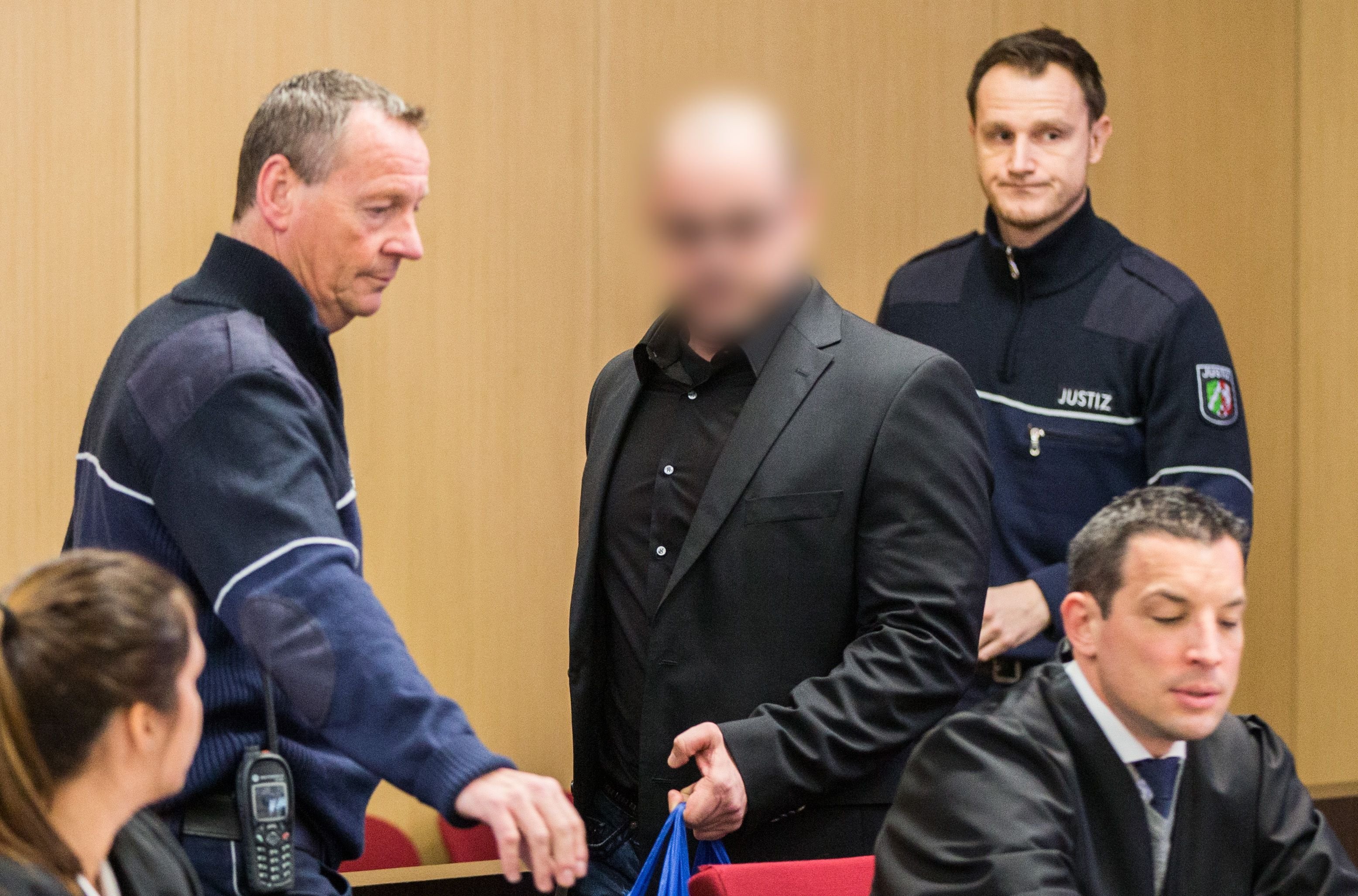 Der Angeklagte Jens Christoph H. vor der Verhandlung in Düsseldorf.