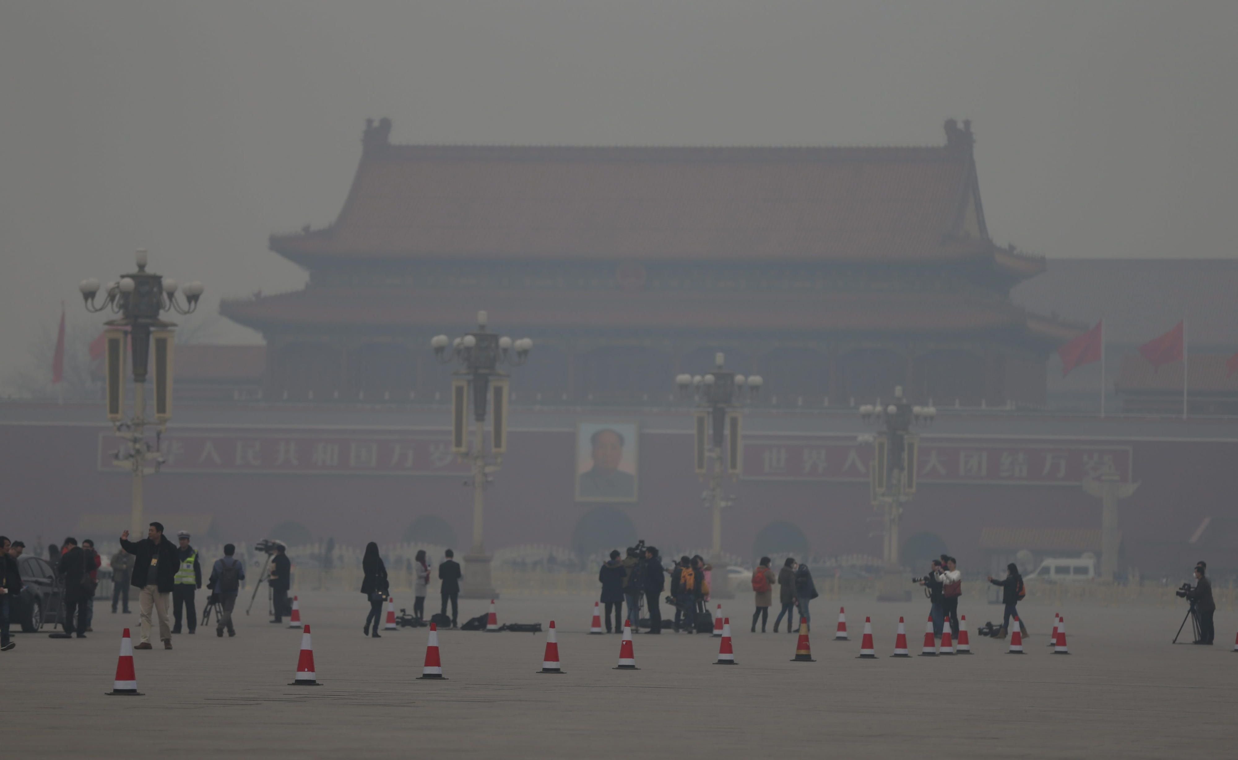 Auch die Sehenswürdigkeiten Chinas sind im Smog versunken und kaum noch zu erkennen.
