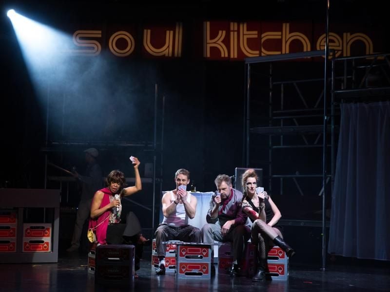 «Soul Kitchen» ist nun als musikalische Revue am Ohnsorg-Theater zu sehen. Foto: Christian Charisius
