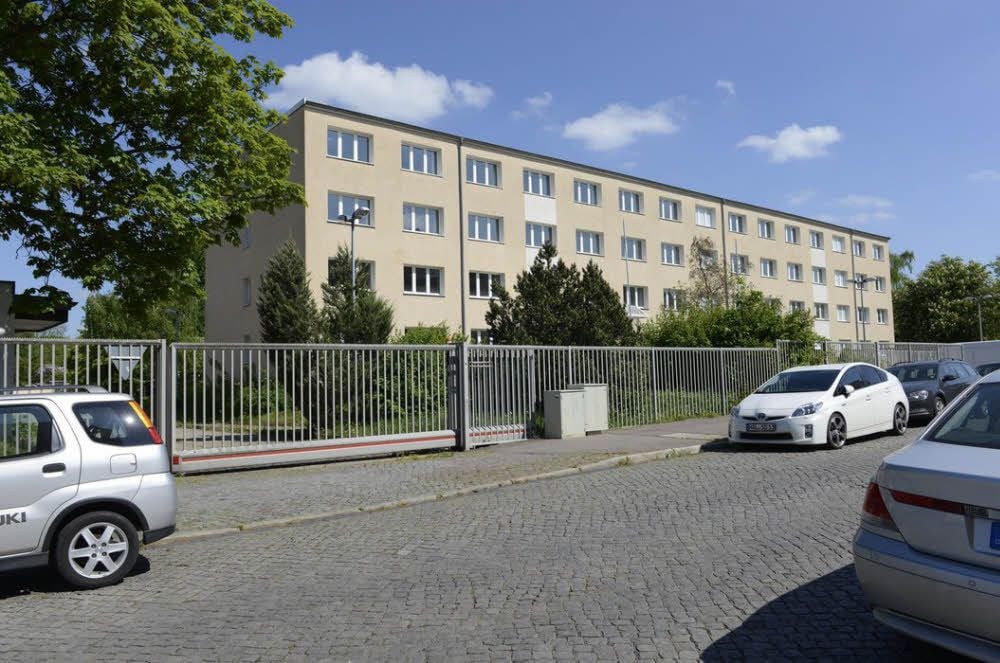 Das frühere Kreiswehrersatzamt wird Halles Jugendamt.
