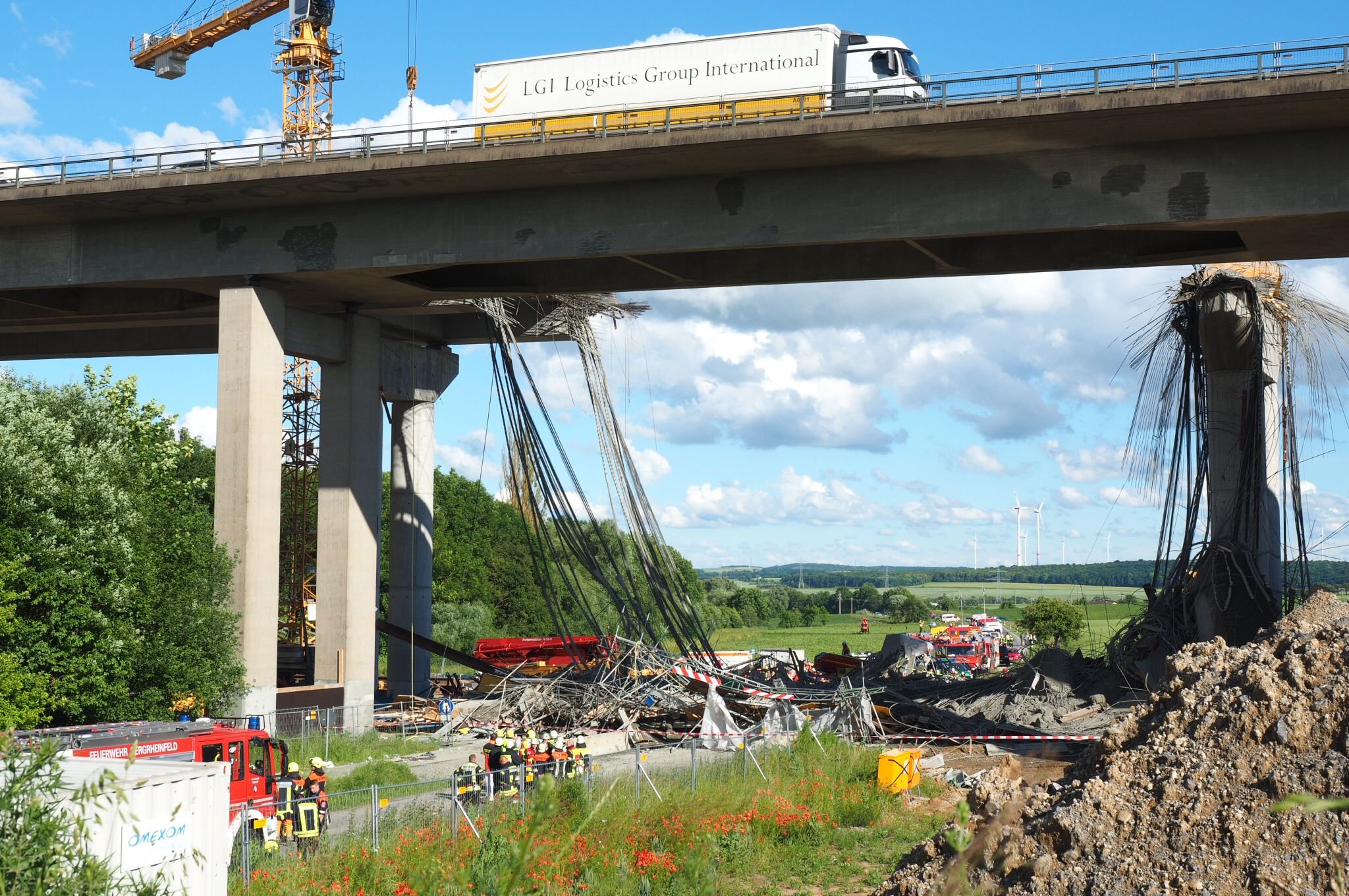 Die Talbrücke Schraudenbach nahe Werneck ist zum Teil eingestürzt.