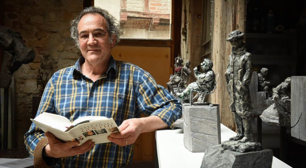 Rund ums Lesen dreht sich ein Zyklus von Tonplastiken, an dem Bildhauer Stefan Albert Hutter seit 1989 arbeitet. Die 64 entstandenen Plastiken stellt er nun in der Schweiz unter dem Titel „Rheintaler lesen“ aus.