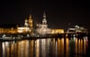 Dresdens Altstadt bei Nacht.