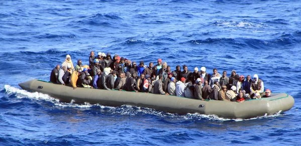Vor der Küste von Kreta ist ein Boot mit mindestens 700 Migranten gekentert (Symbolbild)