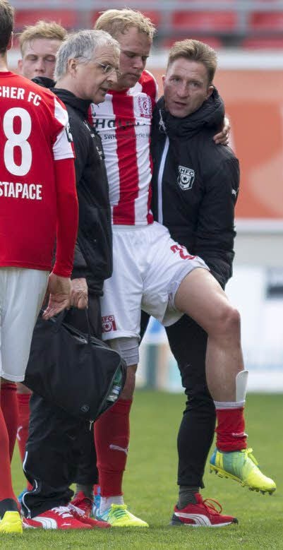 Bei der 1:2-Pleite gegen den Chemnitzer FC verletzte sich Sören Bertram bei einem Zweikampf, musste vom Platz. Die Diagnose: Kreuzbandriss im linken Knie.