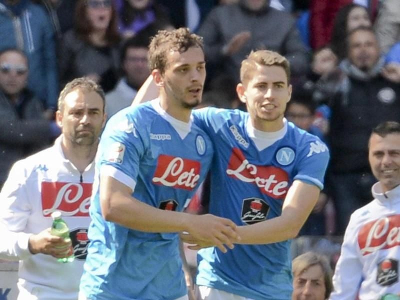 Der SSC Neapel bleibt Tabellenführer Juventus Turin weiter auf den Fersen. Foto: Ciro Fusco