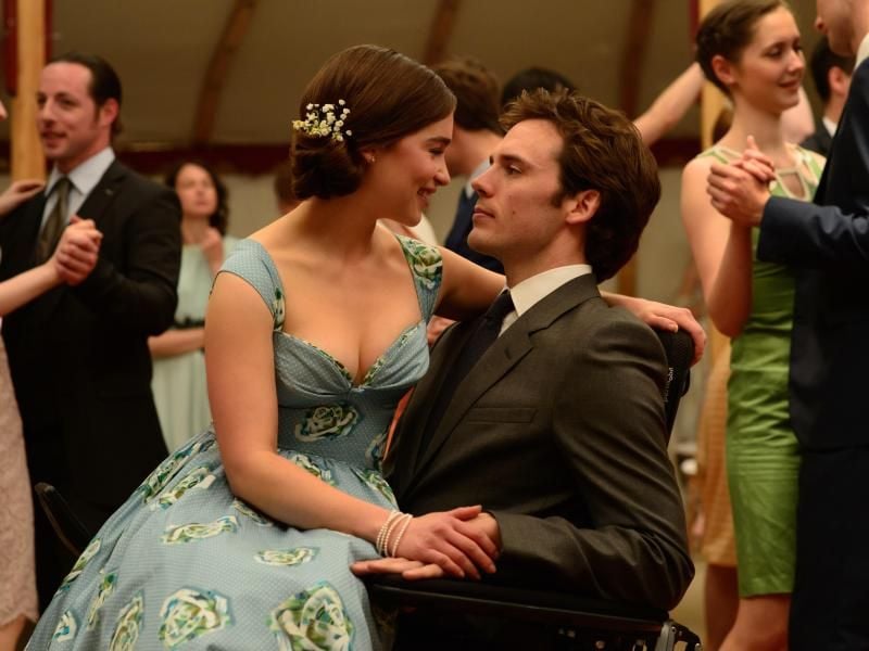 Sam Claflin (l-r) als Will Traynor und Emilia Clarke als Lou Clark in „Ein ganzes halbes Jahr”. Foto: Warner Bros. Entertainment