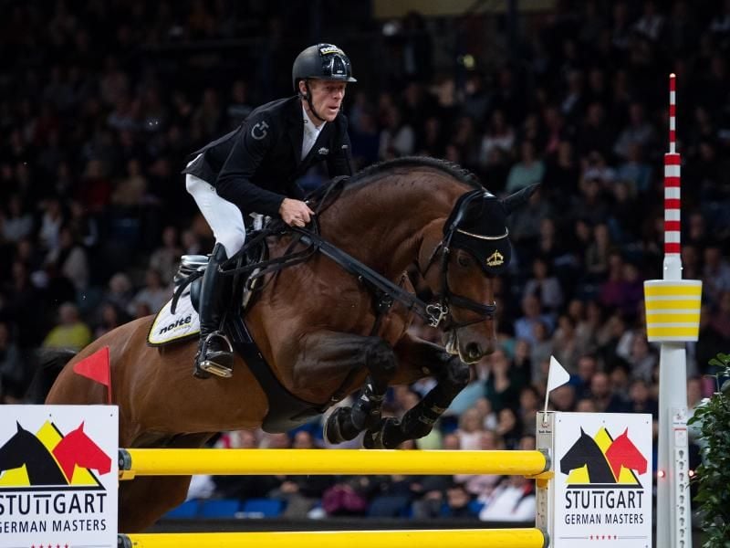 Marcus Ehning beim Großen Preis von Stuttgart im Jahr 2019. Foto: Sebastian Gollnow/dpa