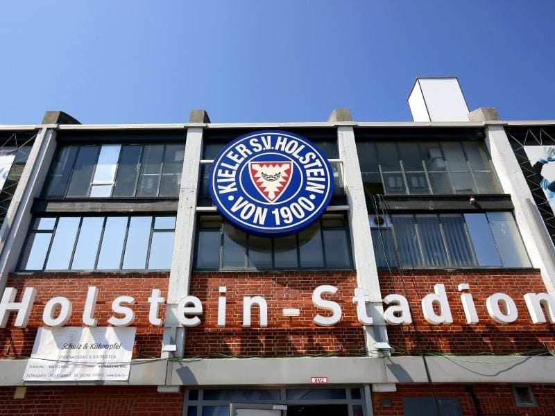 Bei Holstein Kiel hat es einen Corona-Fall gegeben. Foto: Frank Molter/dpa