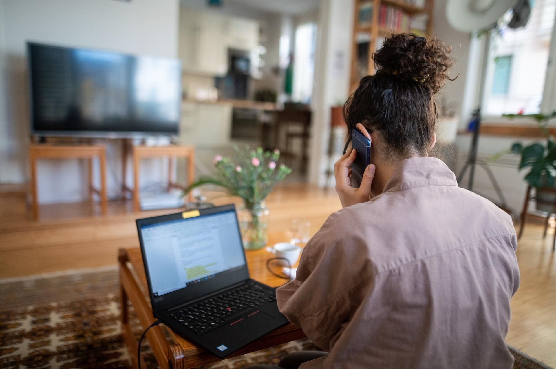 Wer seit Monaten im Homeoffice arbeitet, hat selten Lust, auch den Urlaub zuhause zu verbringen.