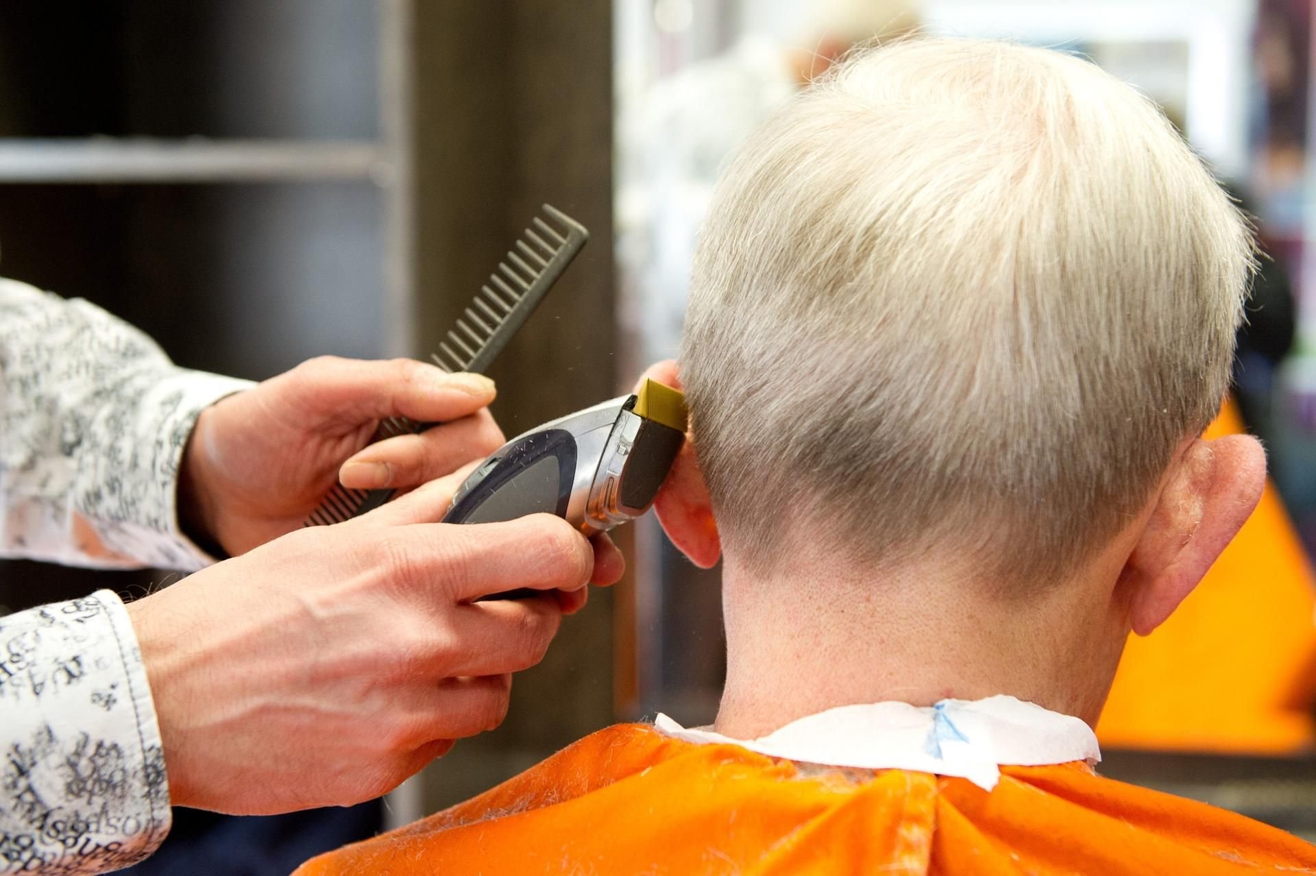 Ab kommenden Montag dürfen Friseurgeschäfte in Sachsen-Anhalt wieder öffnen. Viele sind schon jetzt für die nächsten Wochen ausgebucht.