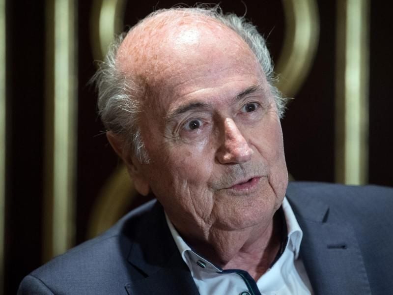 Der frühere FIFA-Präsident Joseph Blatter ist zu einer Anhörung vor der Schweizer Bundesanwaltschaft in Bern erschienen. Foto: Federico Gambarini/dpa