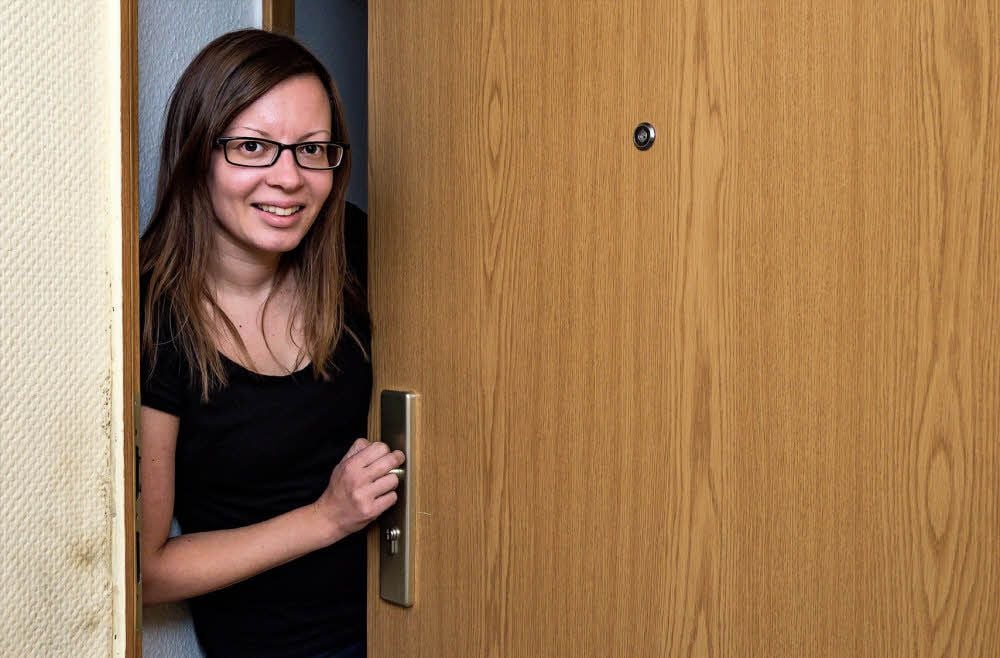 Hat ihre Wohnung in Merseburg West frisch bezogen: Studentin Julia.