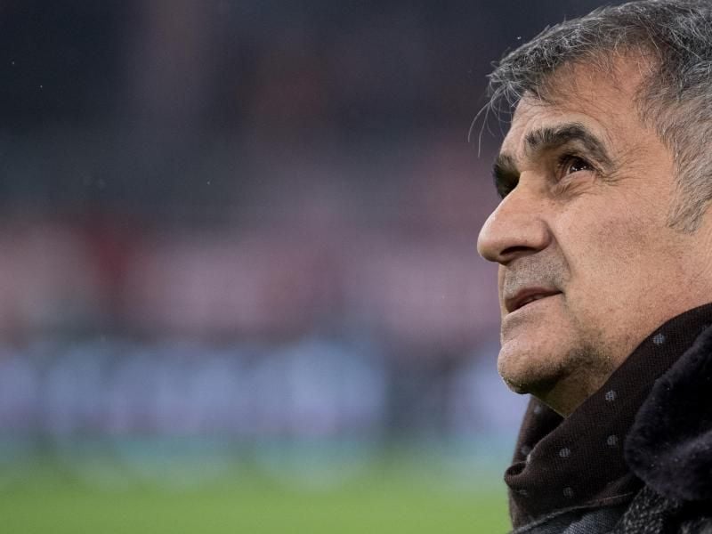 Besiktas-Trainer Senol Günes ist mit seiner Mannschaft nicht zum Nachholspiel gegen Fenerbahce angetreten. Foto: Sven Hoppe
