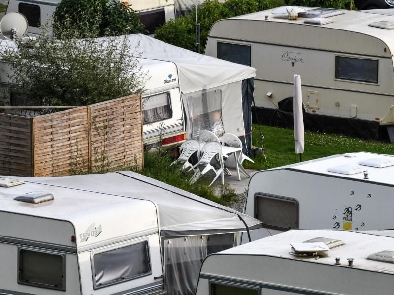 Damit man im Wohnmobil heizen und kochen kann, muss die Flüssiggas-Anlage funktionieren. Bild: Felix Kästle/dpa Foto: Felix Kästle