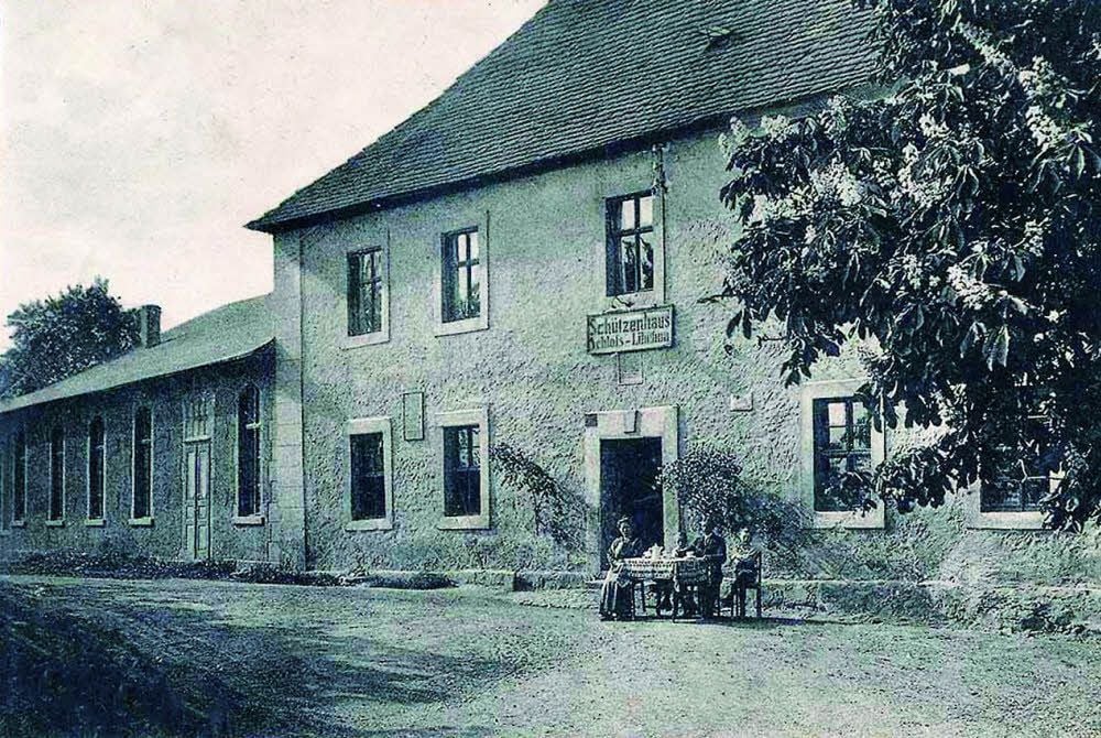 Das Schloss und spätere Gasthaus wurde 1945 zerstört und die Überreste entfernt.