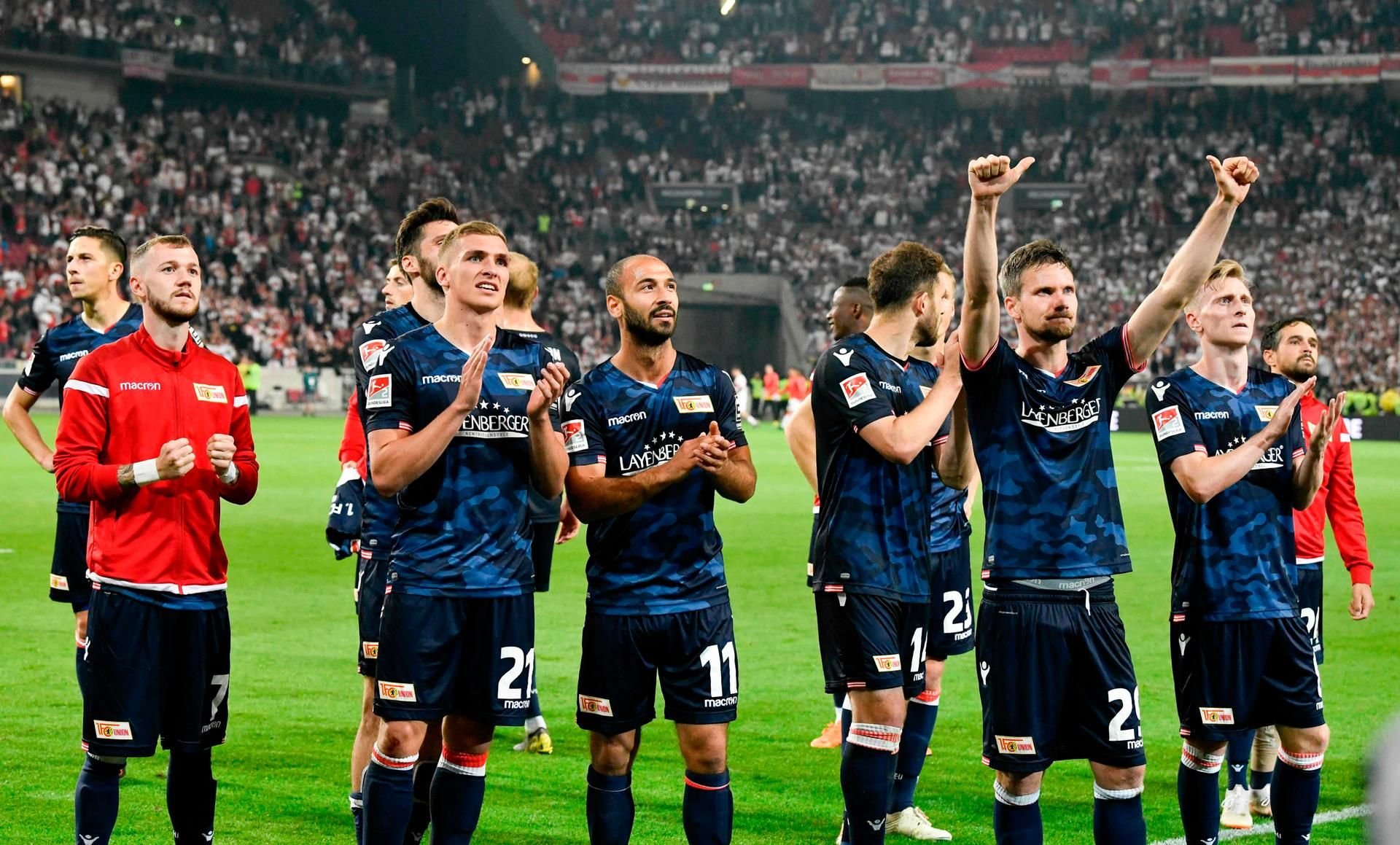 Verhaltene Freude der Spieler von Union Berlin nach dem 2.2 gegen den VfB Stuttgart im Relegations-Hinspiel.