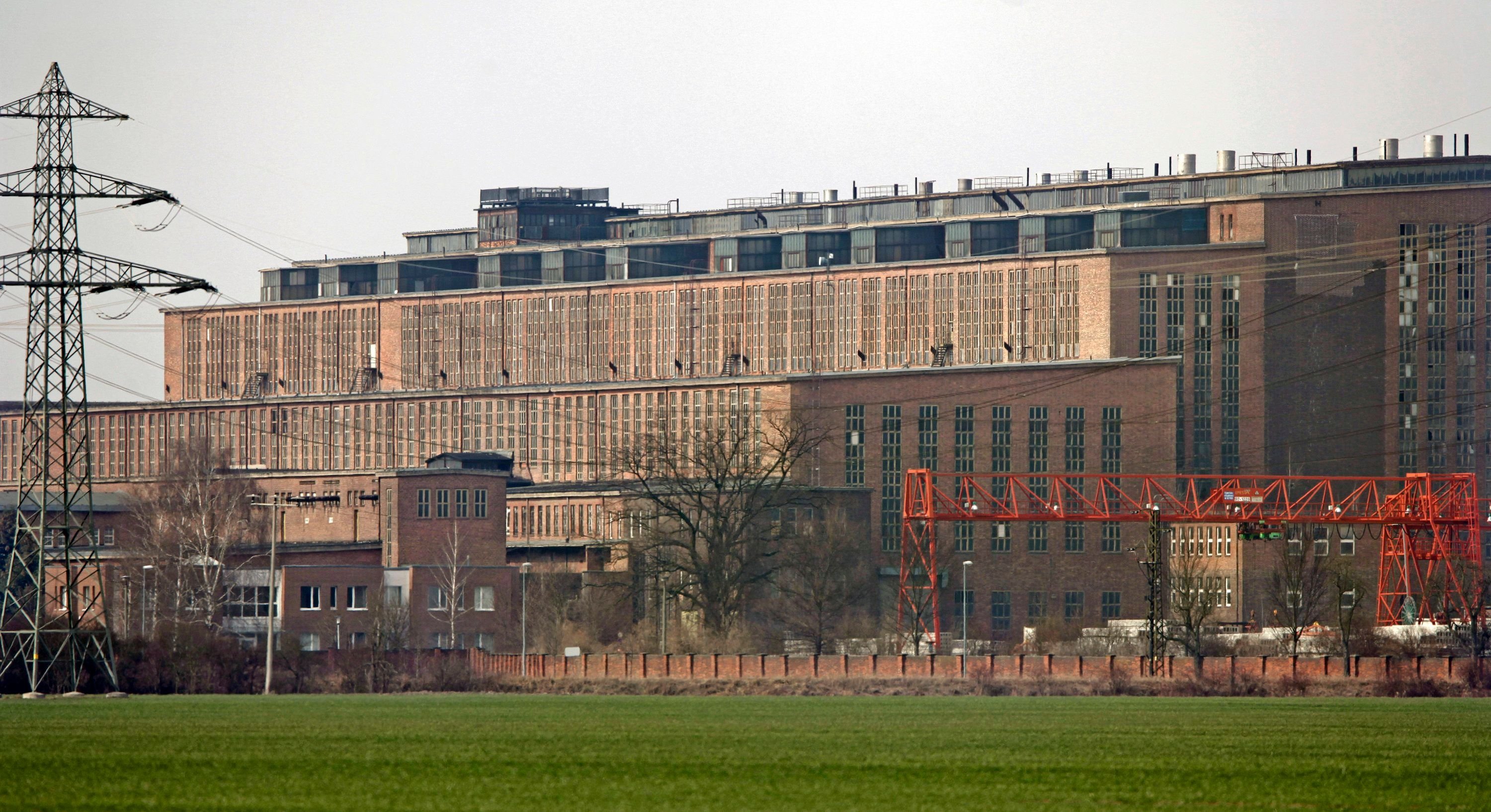 Blick auf das ehemalige Kraftwerk Vockerode.