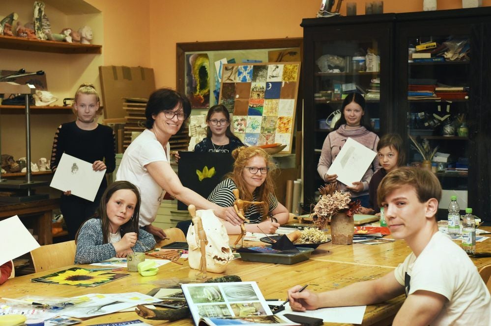 Jugendkunstkurs Junge Talente blühen in der Volkshochschule auf