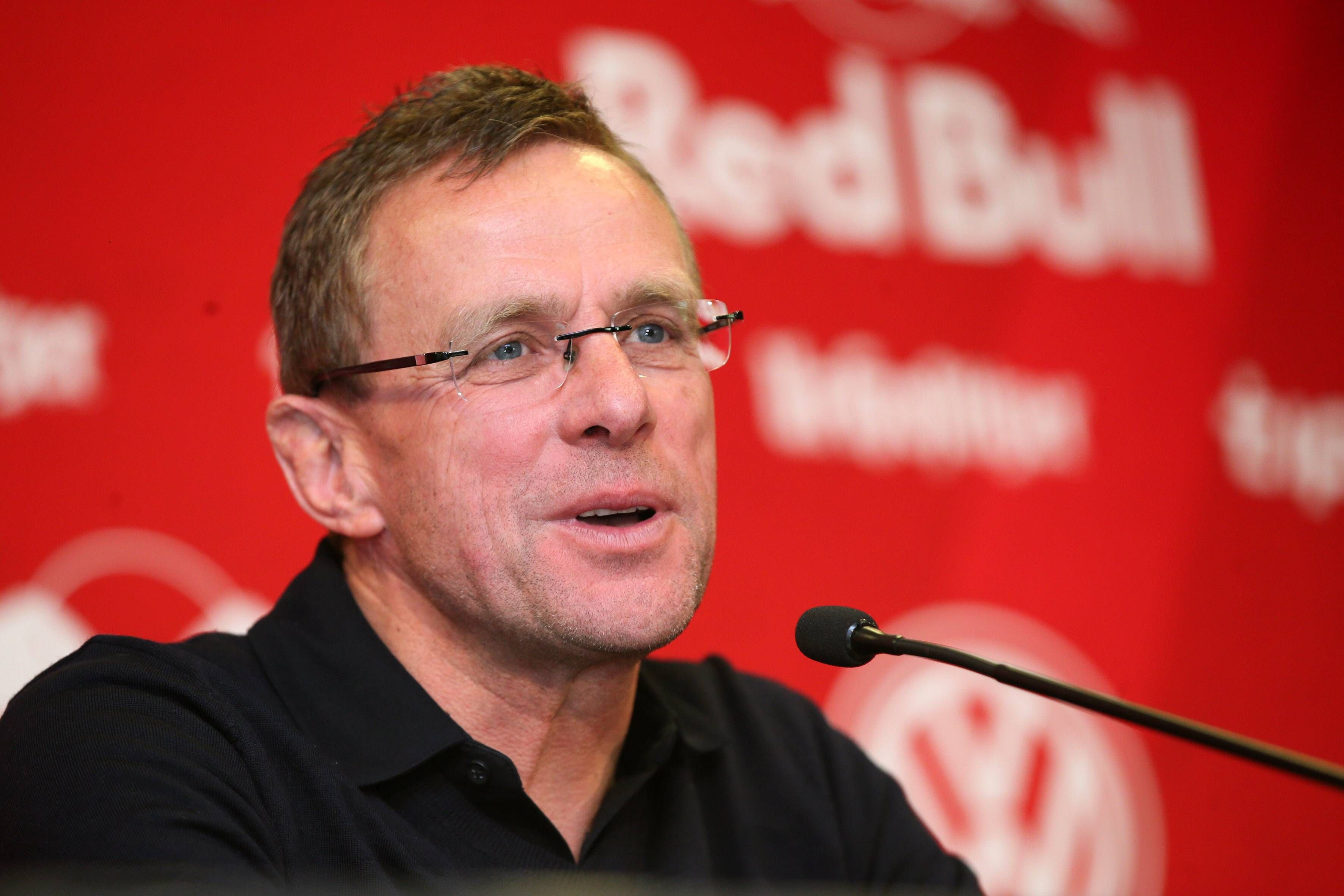 Ralf Rangnick auf einer Pressekonferenz.