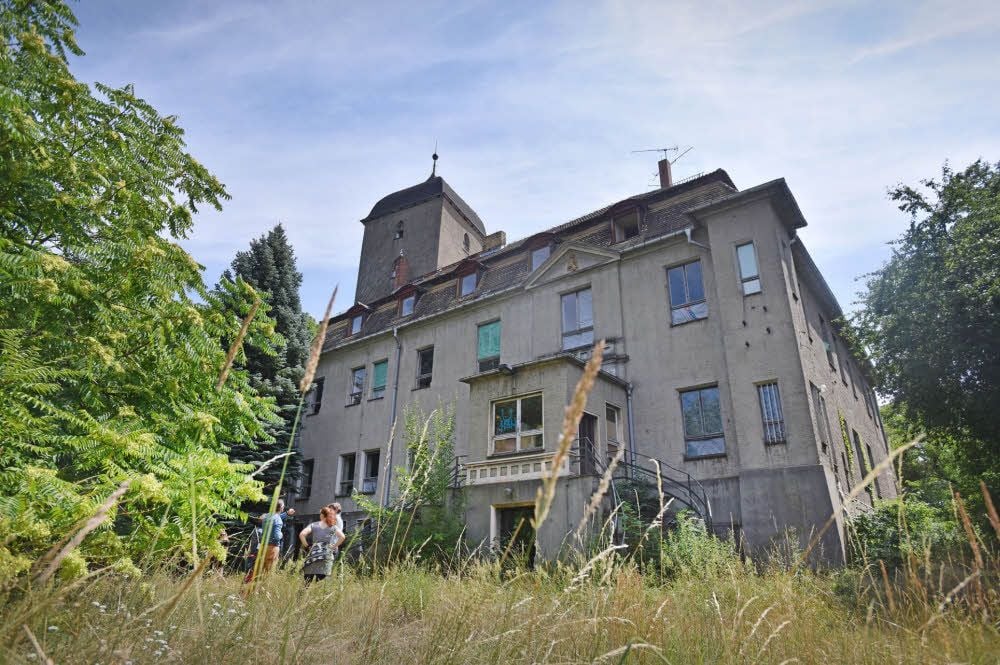 Das Poucher Schloss hat seine besten Zeiten hinter sich. Nach 17 Jahren Leerstand sollt jetzt wieder Leben in das Haus einziehen.