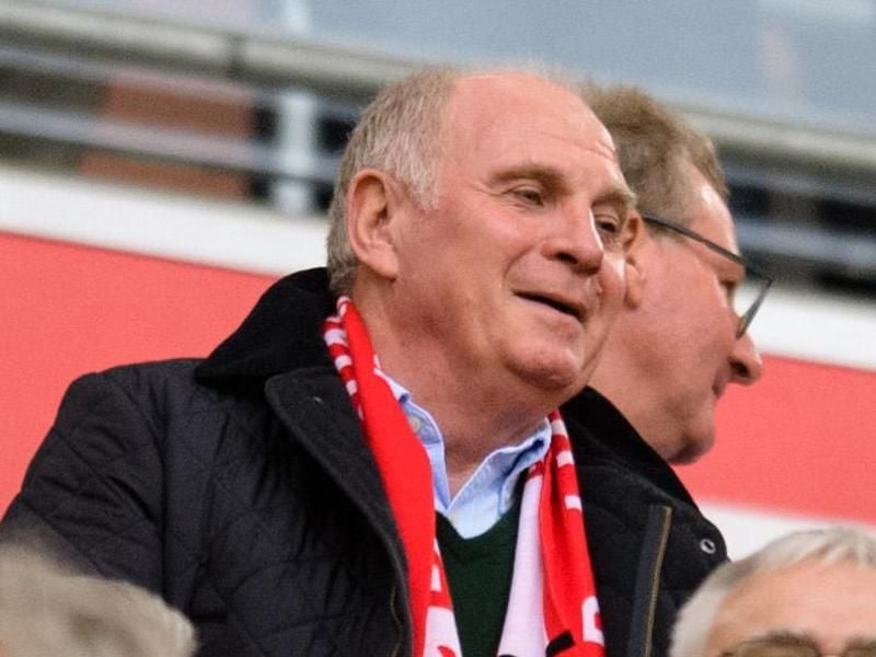 Vereinspräsident Uli Hoeneß sieht den FC Bayern auf einem guten Weg. Foto: Matthias Balk/dpa