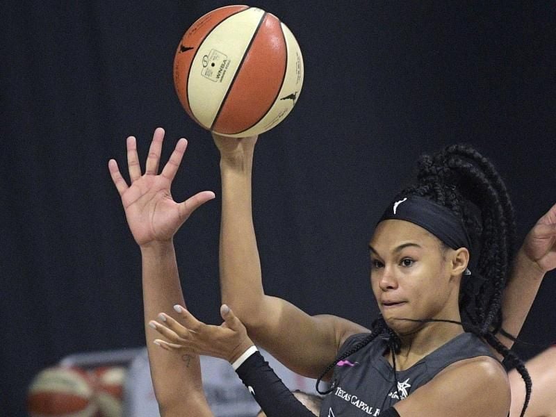 Satou Sabally spielt für die Dallas Wings. Ihr Team bekommt einen neuen Trainer. Foto: Phelan M. Ebenhack/AP/dpa