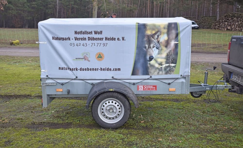 Im Materialanhänger hat die Truppe alles Notwendige dabei.