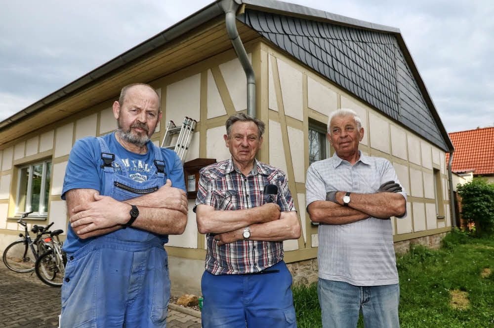 Volker Gropp, Rudi Bornhake und Manfred Fuhr (v.l.) sind stolz auf das Geschaffte.