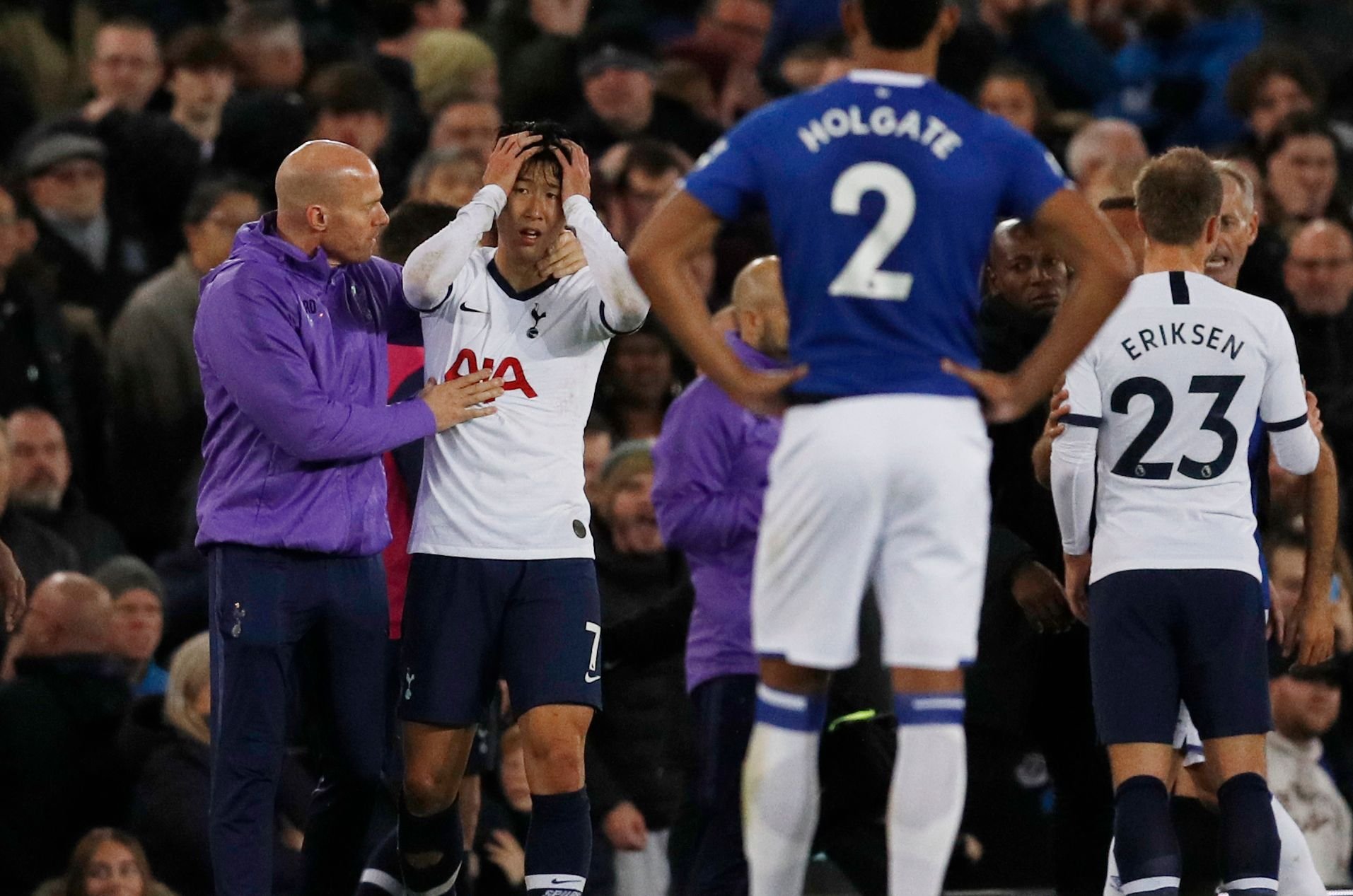 Heung-Min Son brach nach dem schweren Foul in Tränen aus.