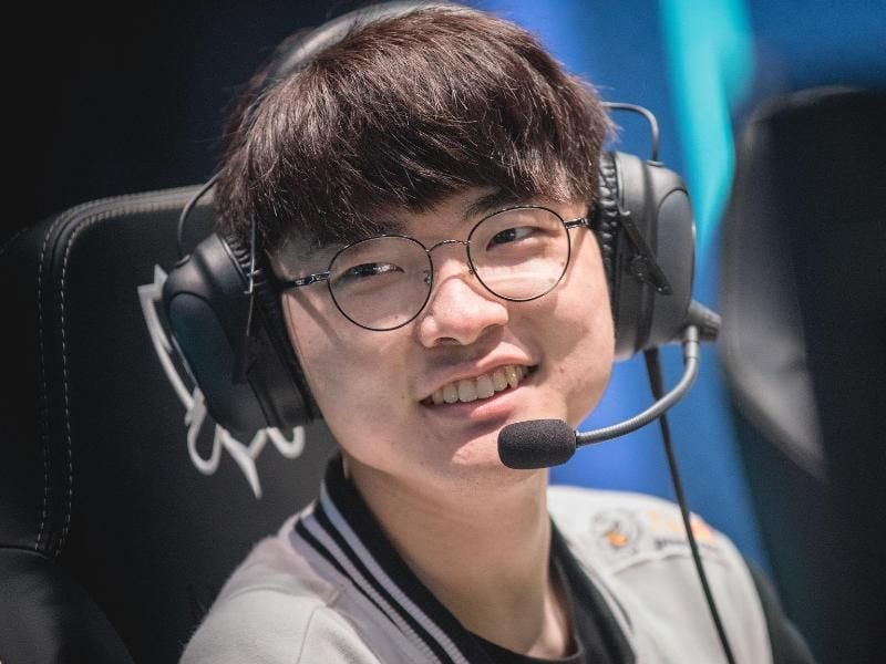 LoL-Startspieler Lee „Faker” Sang-hyeok gehört zu Forbes' 30 unter 30 in Asien. Foto: Colin Young-Wolf/Riot Games