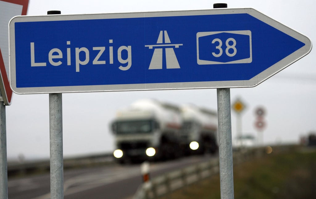 Vorfall auf A38 Drei Verletzte nach Verkehrsunfall Autobahn gesperrt