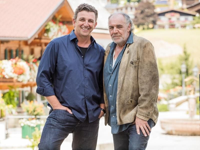 Der Bergdoktor (Hans Sigl) und sein ungeliebter Onkel (Christian Kohlund). Foto: Roland Defrancesco/ZDF