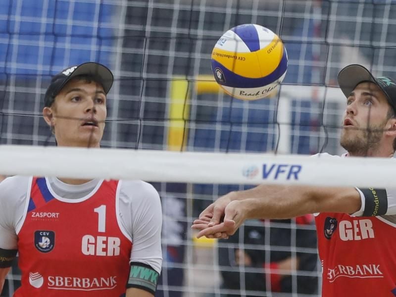 Verpassten in Moskau das EM-Halbfinale: Julius Thole und Clemens Wickler. Foto: Pavel Golovkin/AP