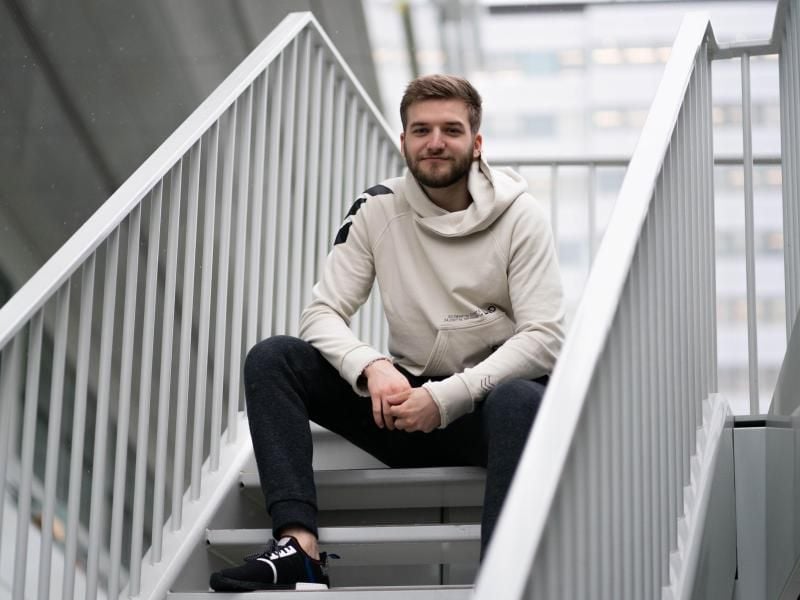 Bei seinem neuen Job als Dota-Trainer von Team Liquid konzentriert sich Mathis „Jabbz” Friesel vor allem auf die technischen Aspekte des Spiels. Foto: Rhys Rasmussen/Team Liquid/dpa