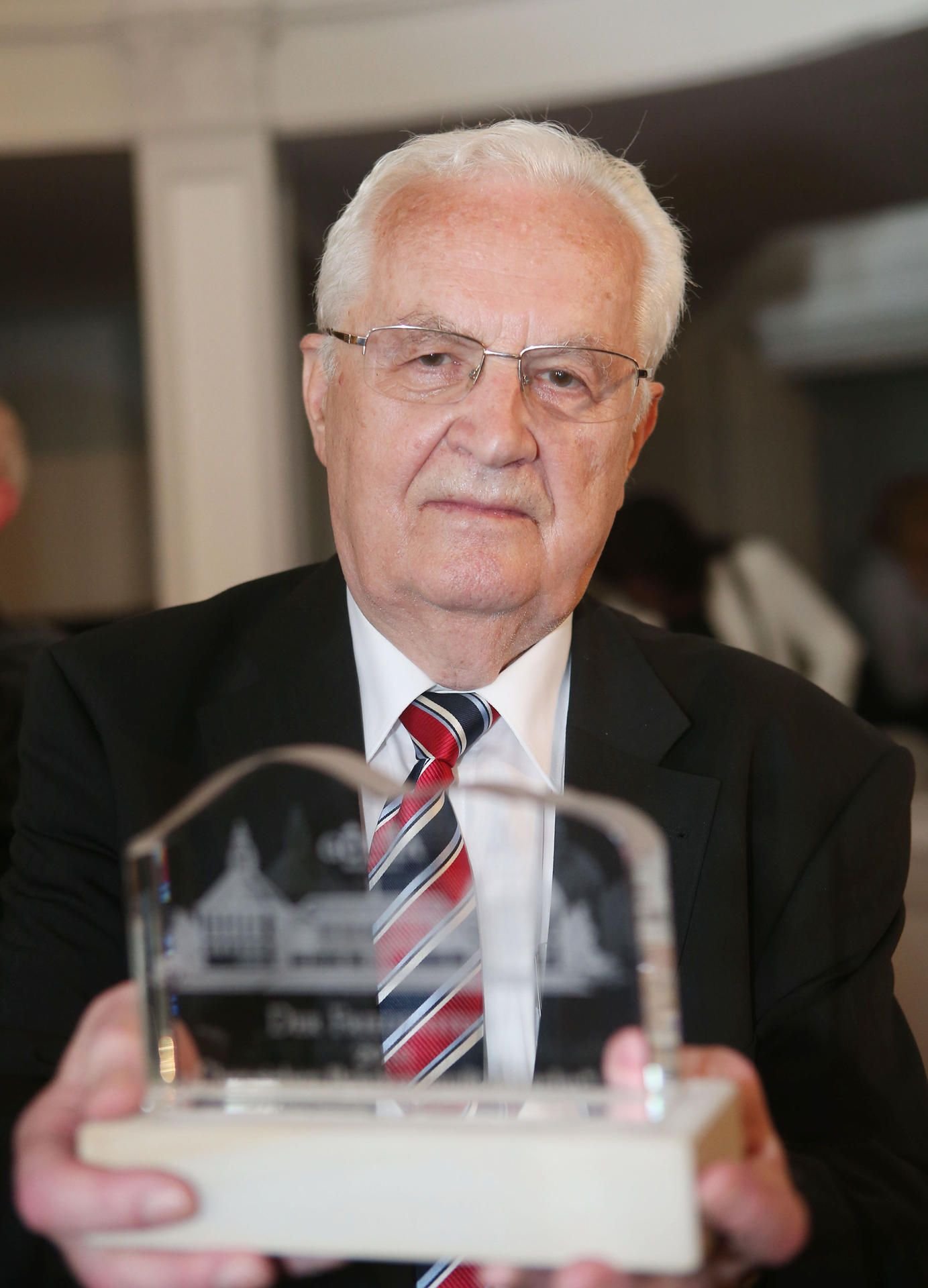 Der Autor und Lyriker Helmut Richter ist tot.